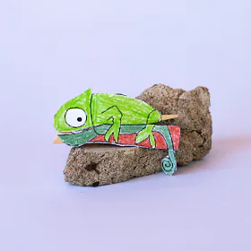 Chameleon na kolíku